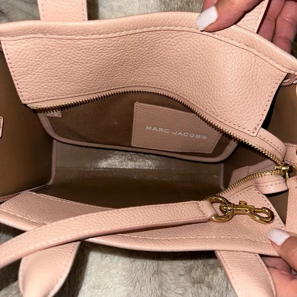 Marc Jacobs The Leather Small Tote Bag - Rose - Picture 9 of 10